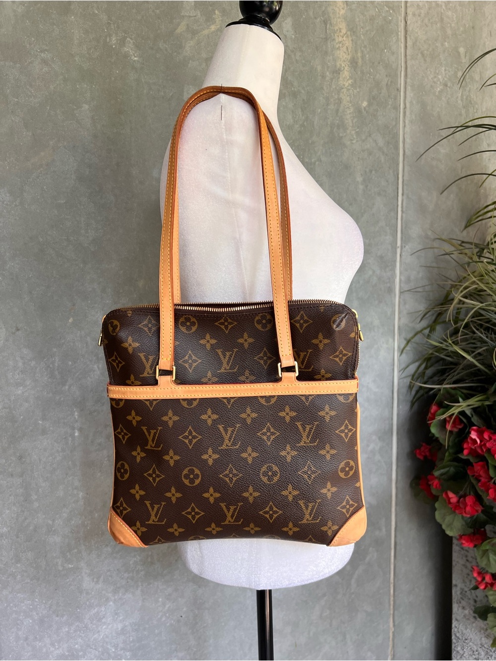 Vintage 2004 Louis Vuitton Monogram Canvas SAC COUSSIN GM M51141